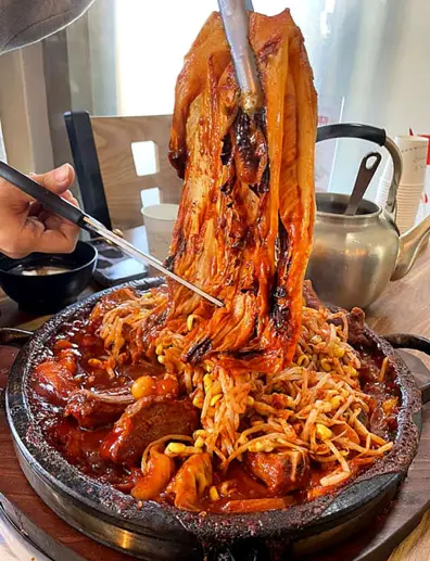 홍홍식당 김해율하본점