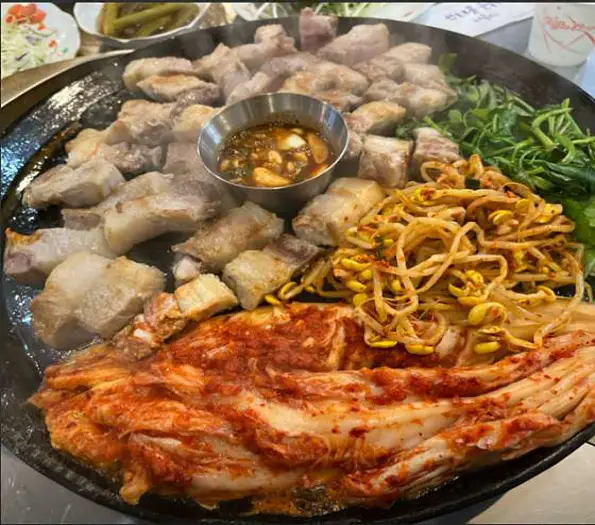 할매 솥뚜껑 삼겹살 석남점